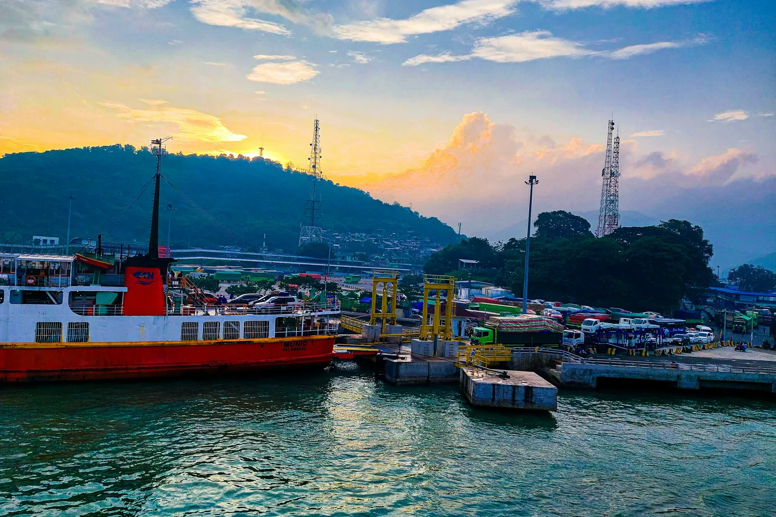 Foto ilustrasi pengiriman cargo laut